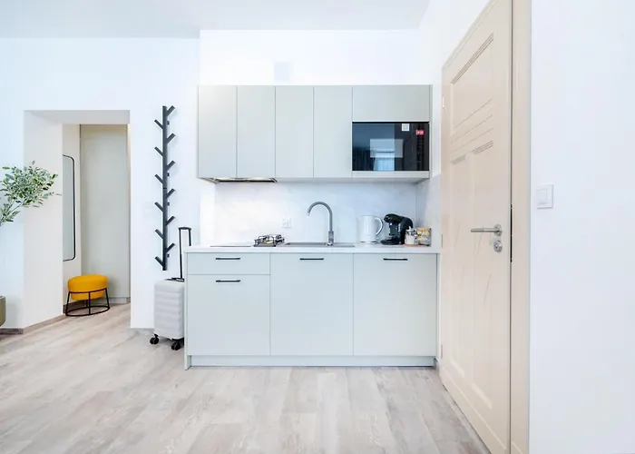 Sieroca Center * بوزنان